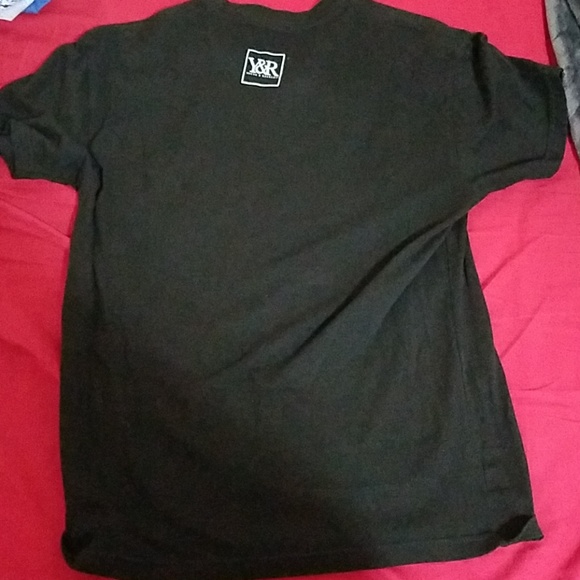 Two Y&R Small T-Shirts Both Black and White - Picture 2 of 7